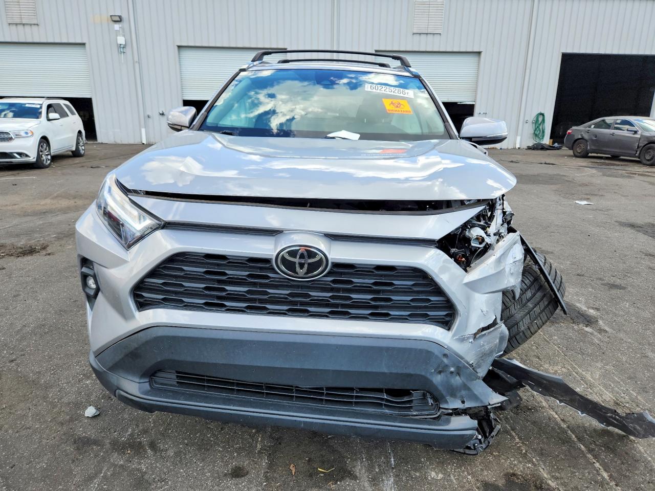 2022 TOYOTA RAV4 XLE PREMIUM — снимка 5