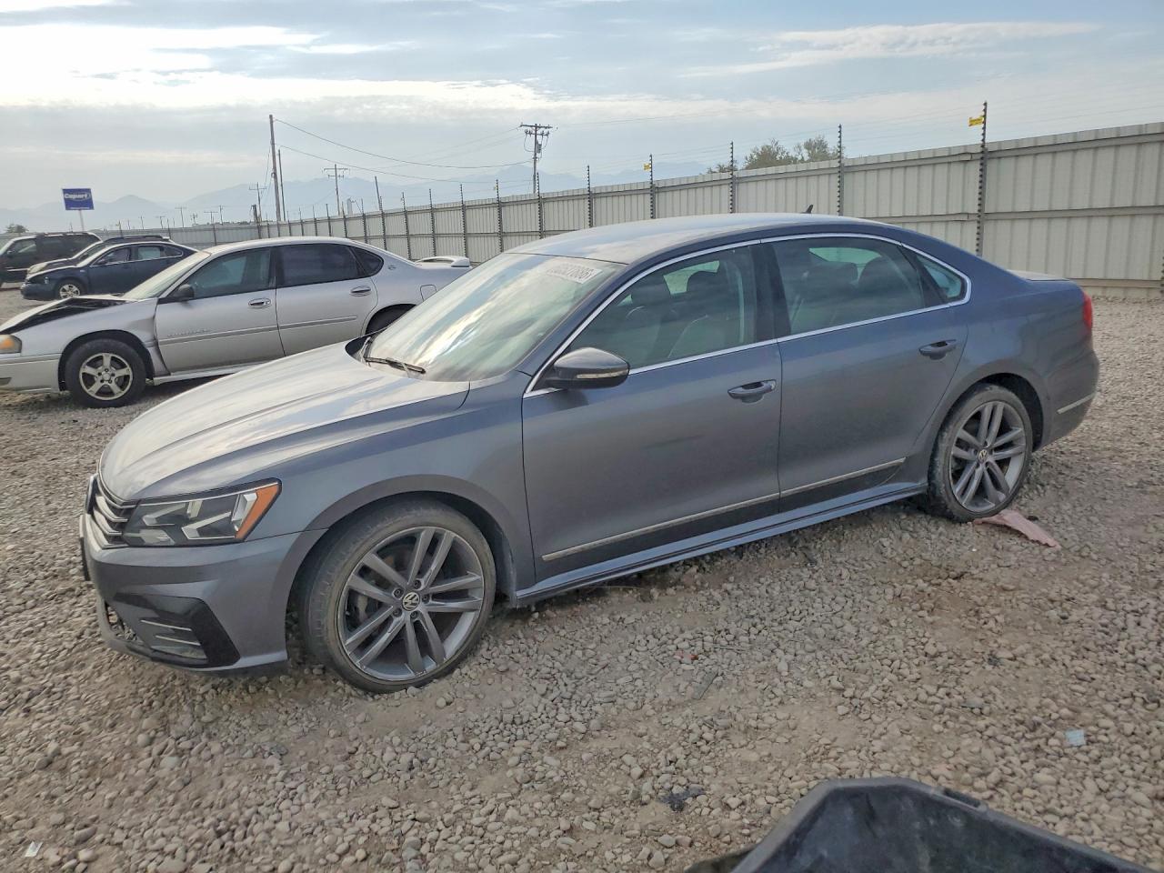 2016 VOLKSWAGEN PASSAT S