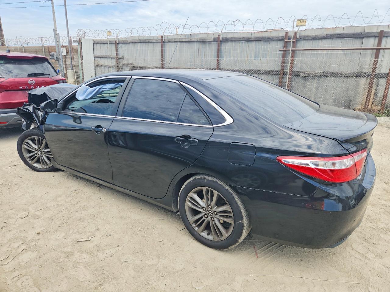 2016 TOYOTA CAMRY SE — снимка 2