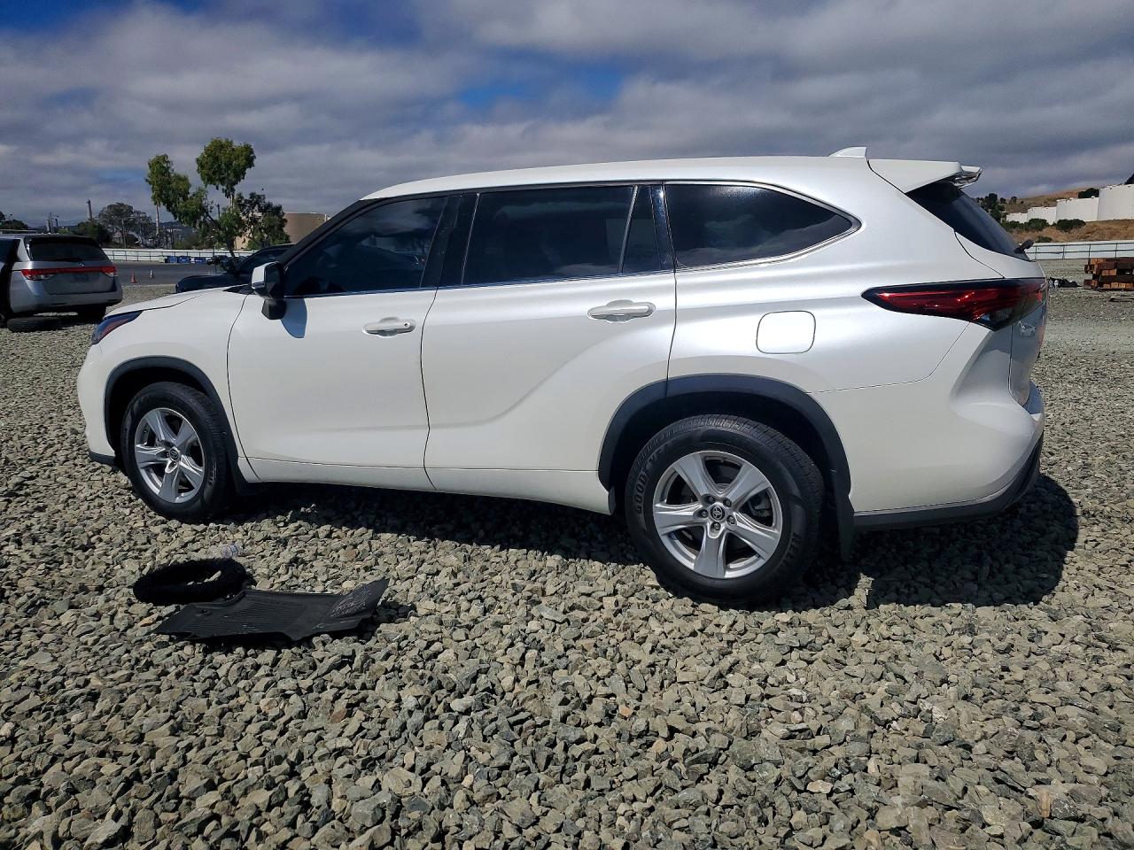 2021 TOYOTA HIGHLANDER L — снимка 2