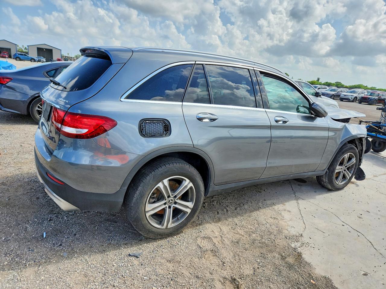 2019 MERCEDES-BENZ GLC 300 4MATIC — снимка 3