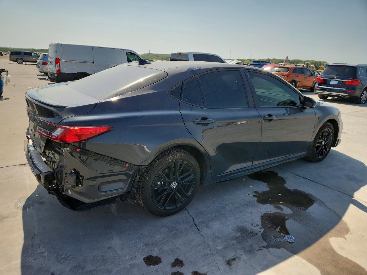 2026 TOYOTA CAMRY SE — снимка 3