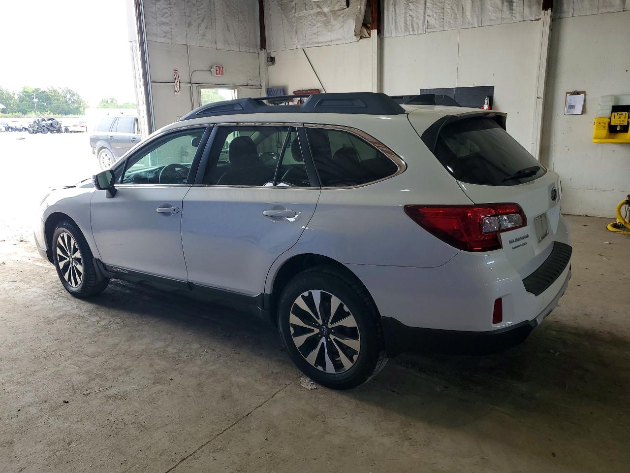 2016 SUBARU OUTBACK 3.6R LIMITED — снимка 2