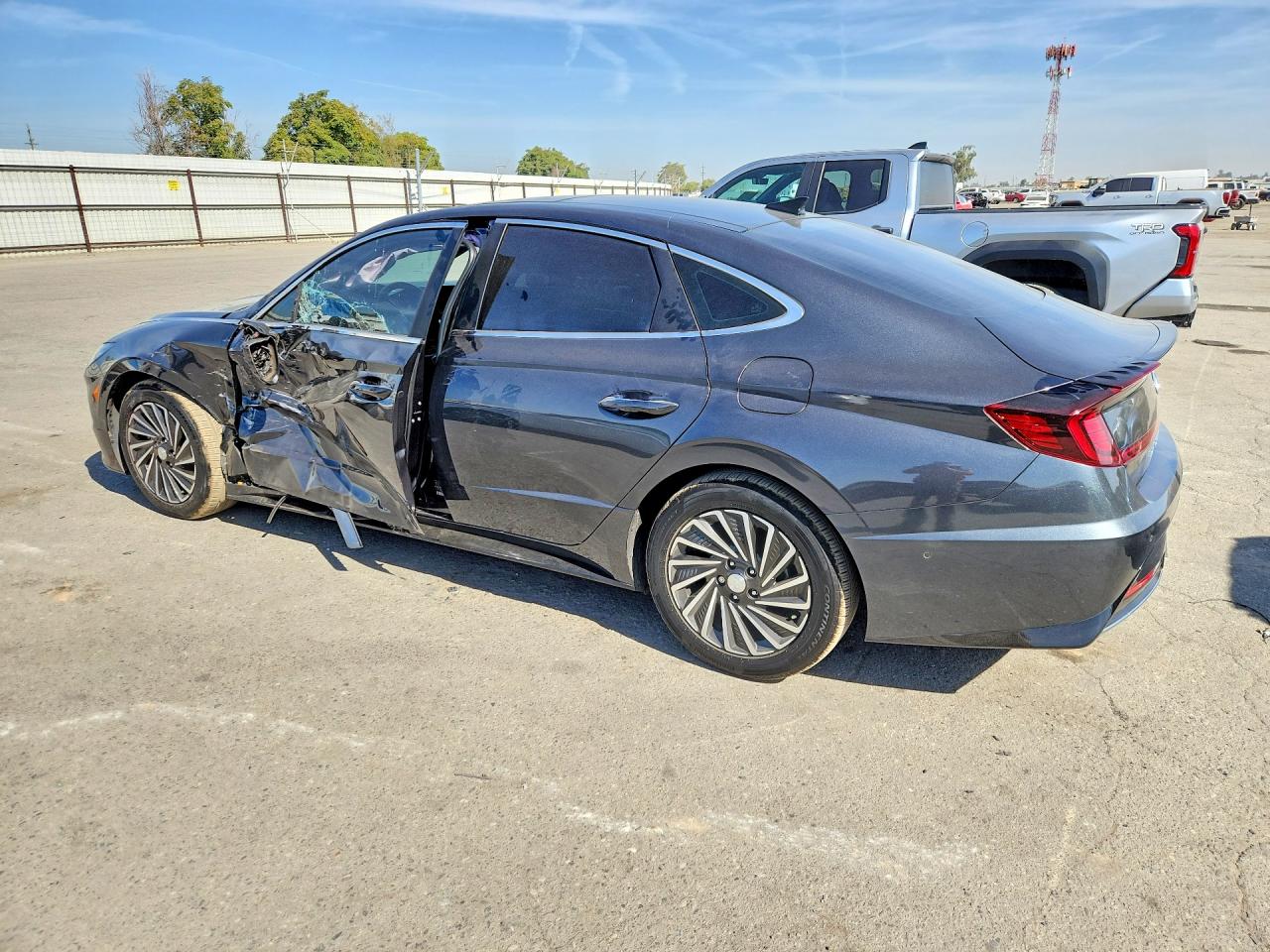 2023 HYUNDAI SONATA HYBRID LIMITED — снимка 2