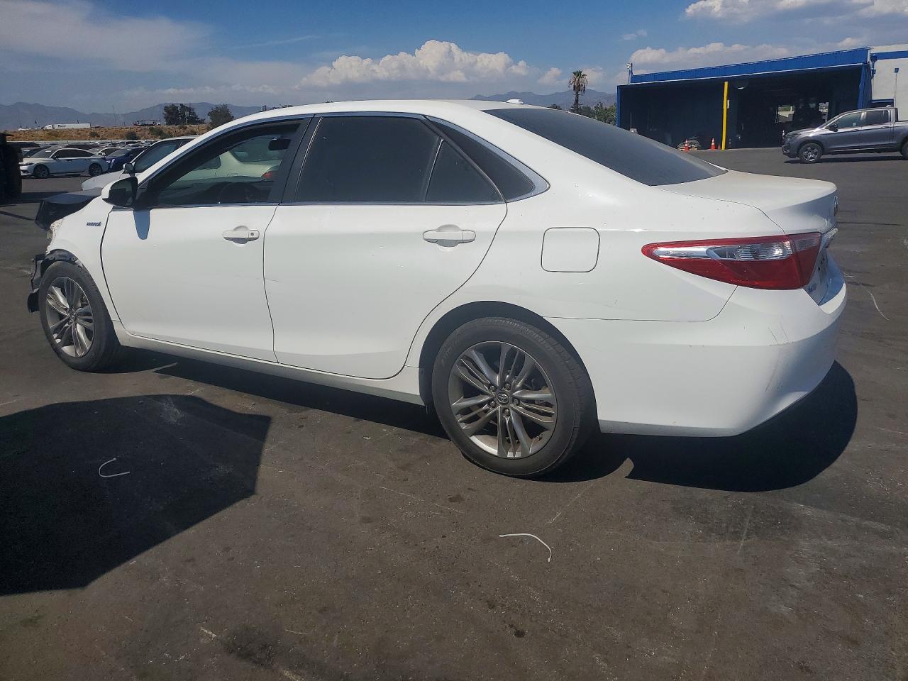 2017 TOYOTA CAMRY HYBRID LE — снимка 2