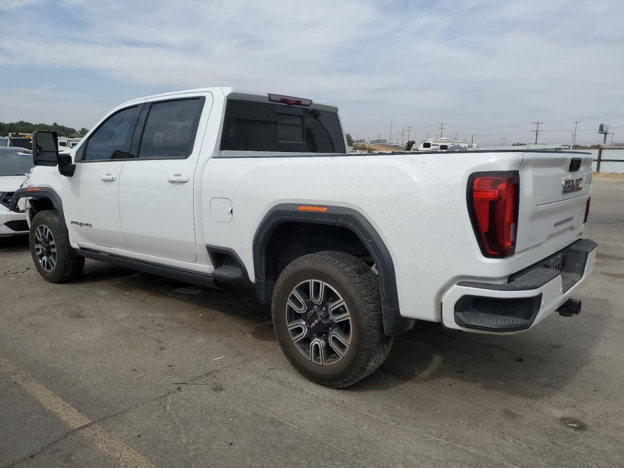 2022 GMC SIERRA K3500 AT4 — снимка 2