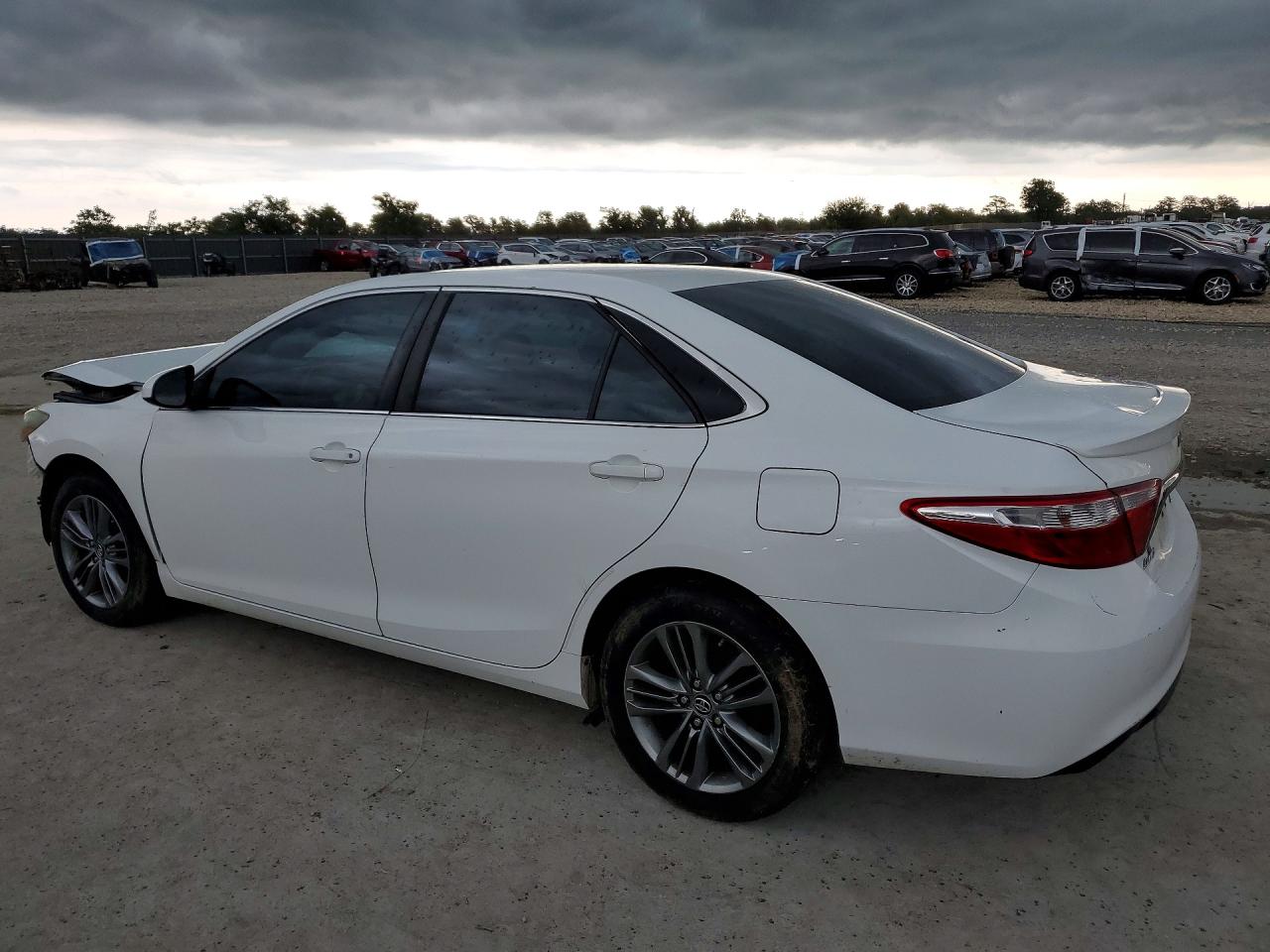 2017 TOYOTA CAMRY SE — снимка 2