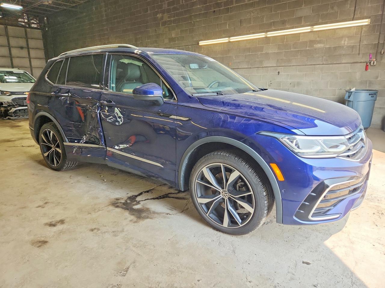 2024 VOLKSWAGEN TIGUAN SEL R-LINE BLACK — снимка 4