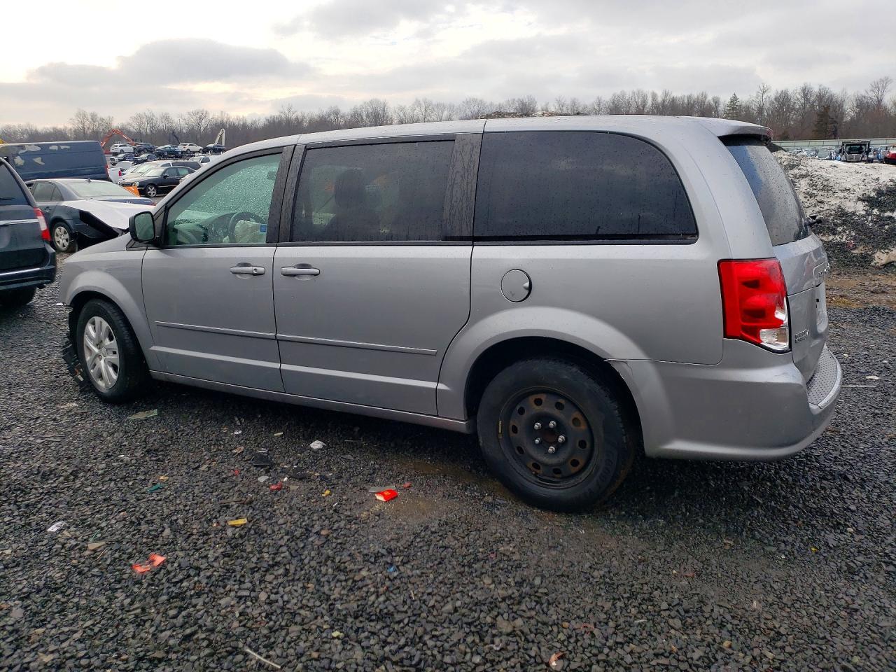 2017 DODGE GRAND CARAVAN SE — снимка 2