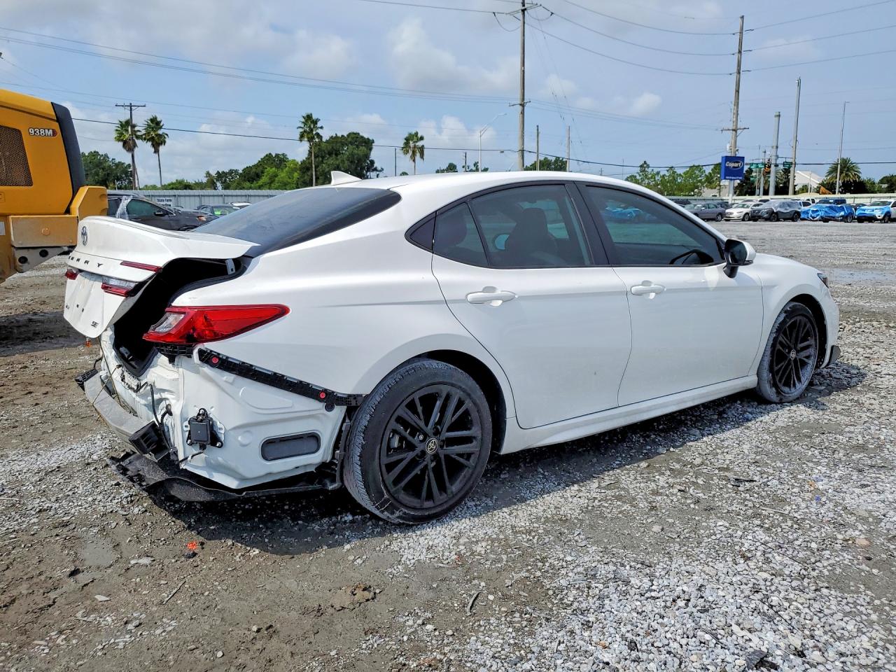2025 TOYOTA CAMRY SE — снимка 3