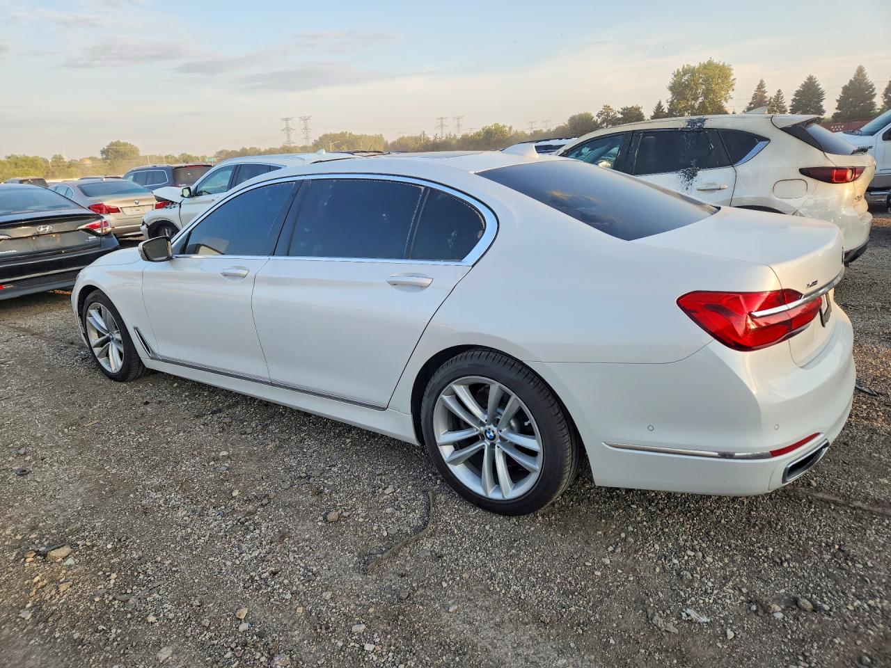 2017 BMW 750 XI — снимка 2