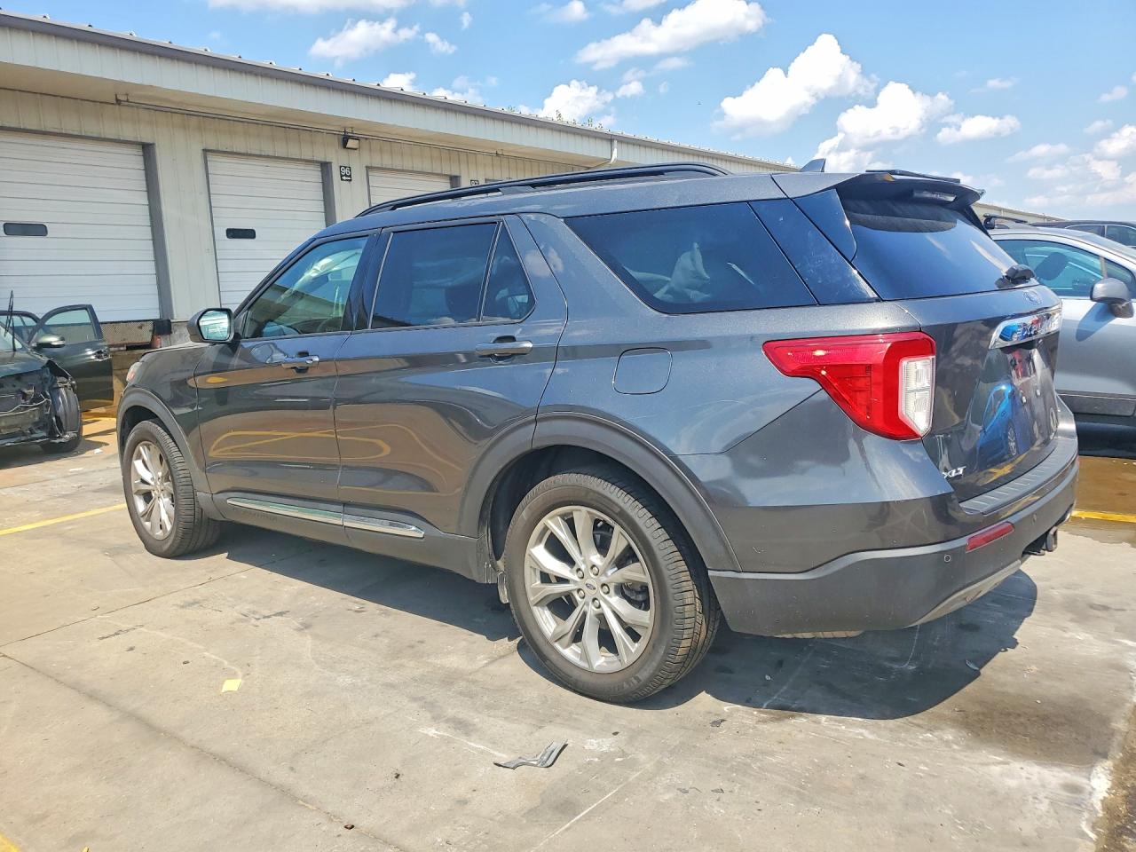 2020 FORD EXPLORER XLT — снимка 2