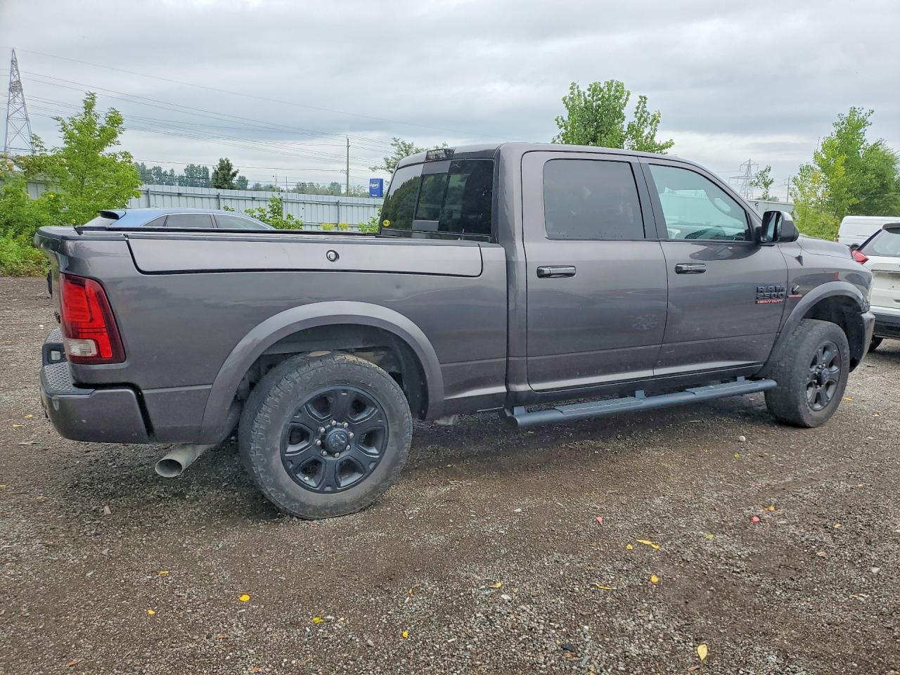 2017 RAM 2500 LARAMIE — photo 3