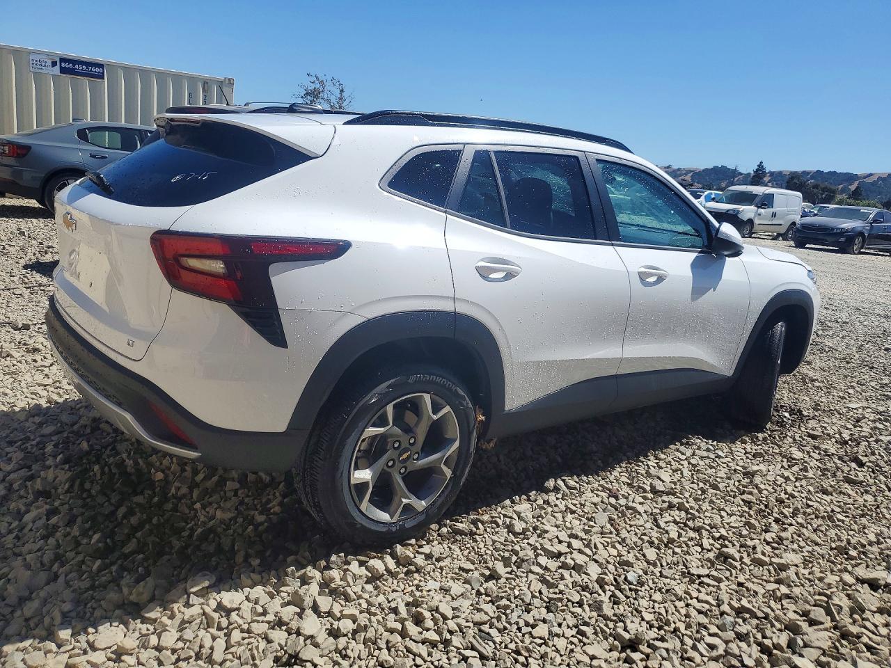 2026 CHEVROLET TRAX 1LT — снимка 3