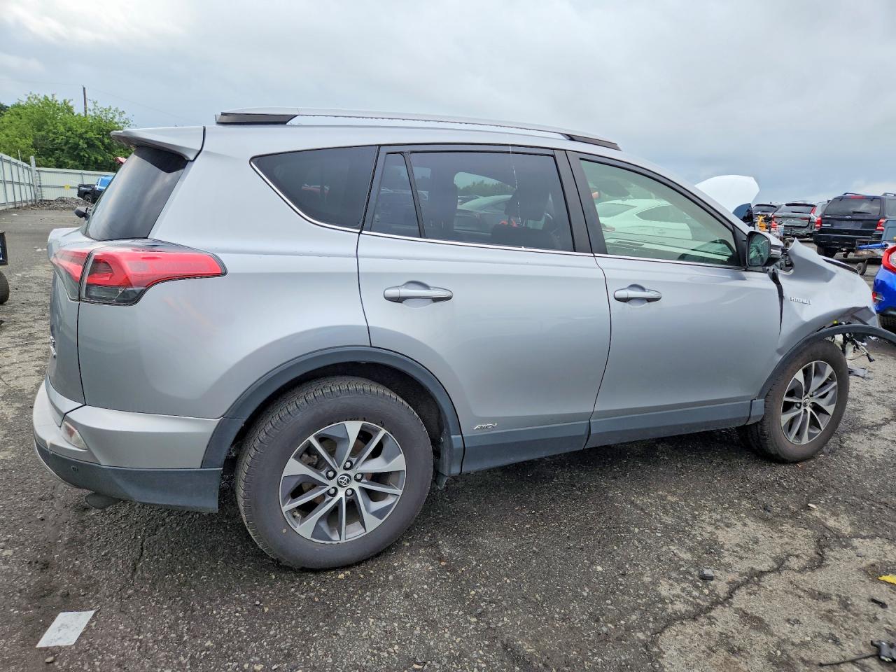 2017 TOYOTA RAV4 HYBRID XLE — снимка 3