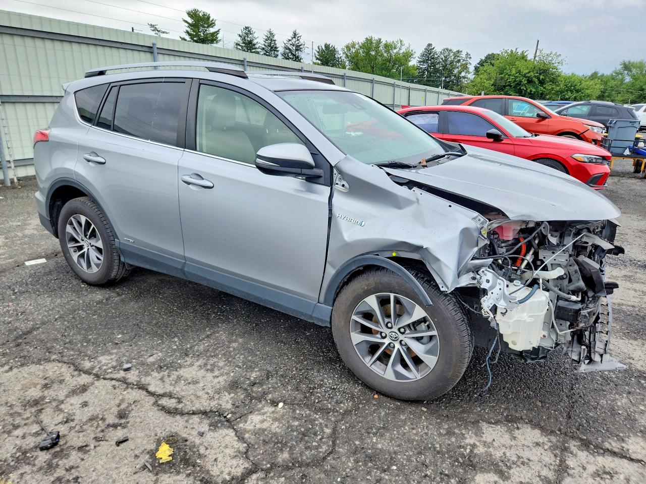 2017 TOYOTA RAV4 HYBRID XLE — снимка 4