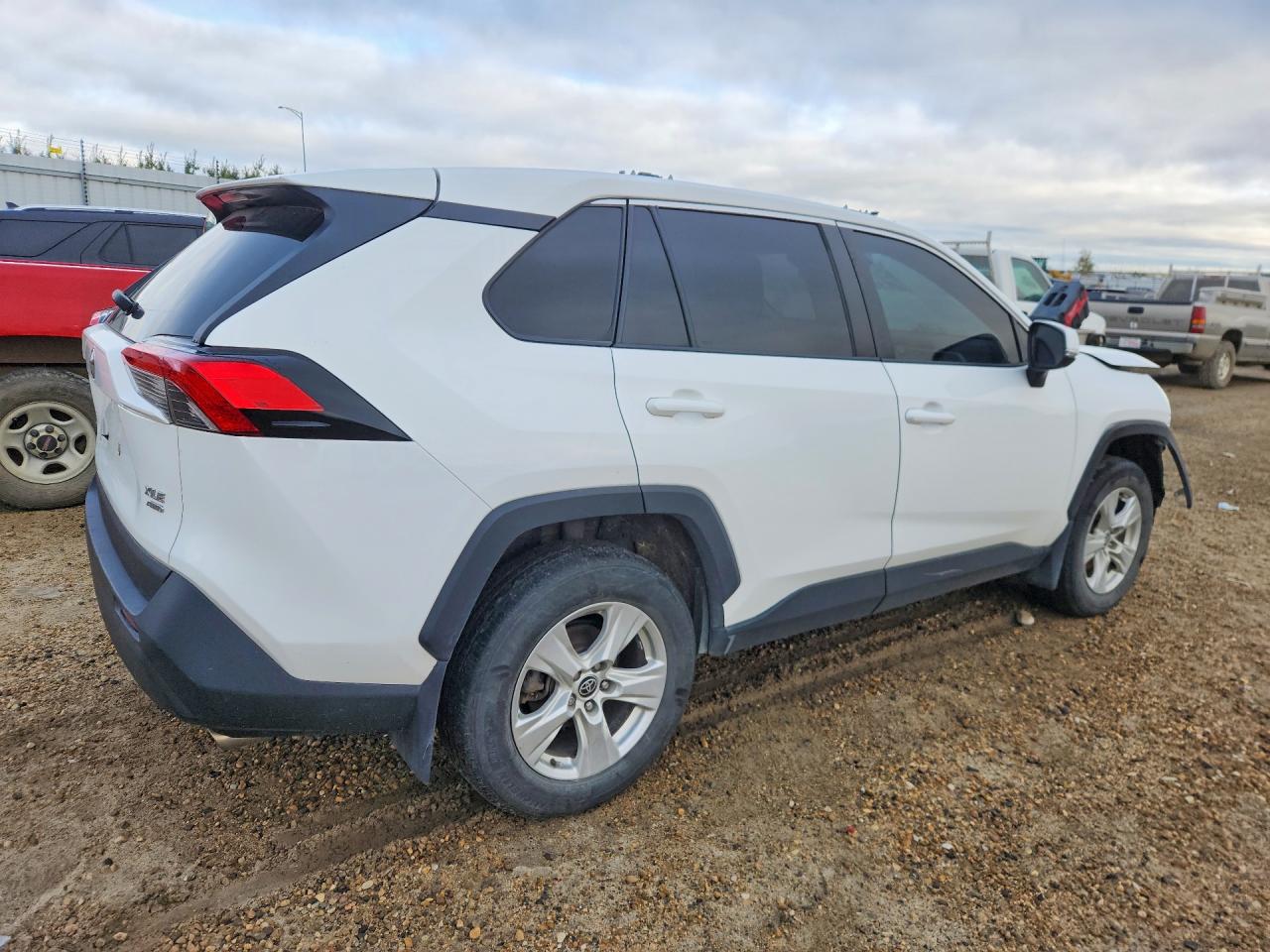 2021 TOYOTA RAV4 XLE — снимка 3
