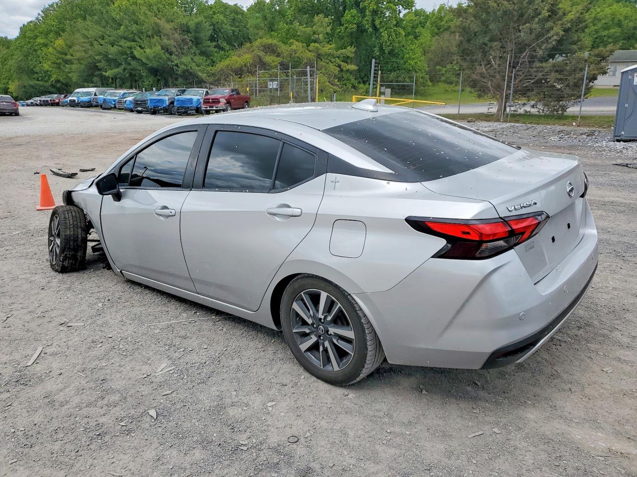 2021 NISSAN VERSA SV — снимка 2