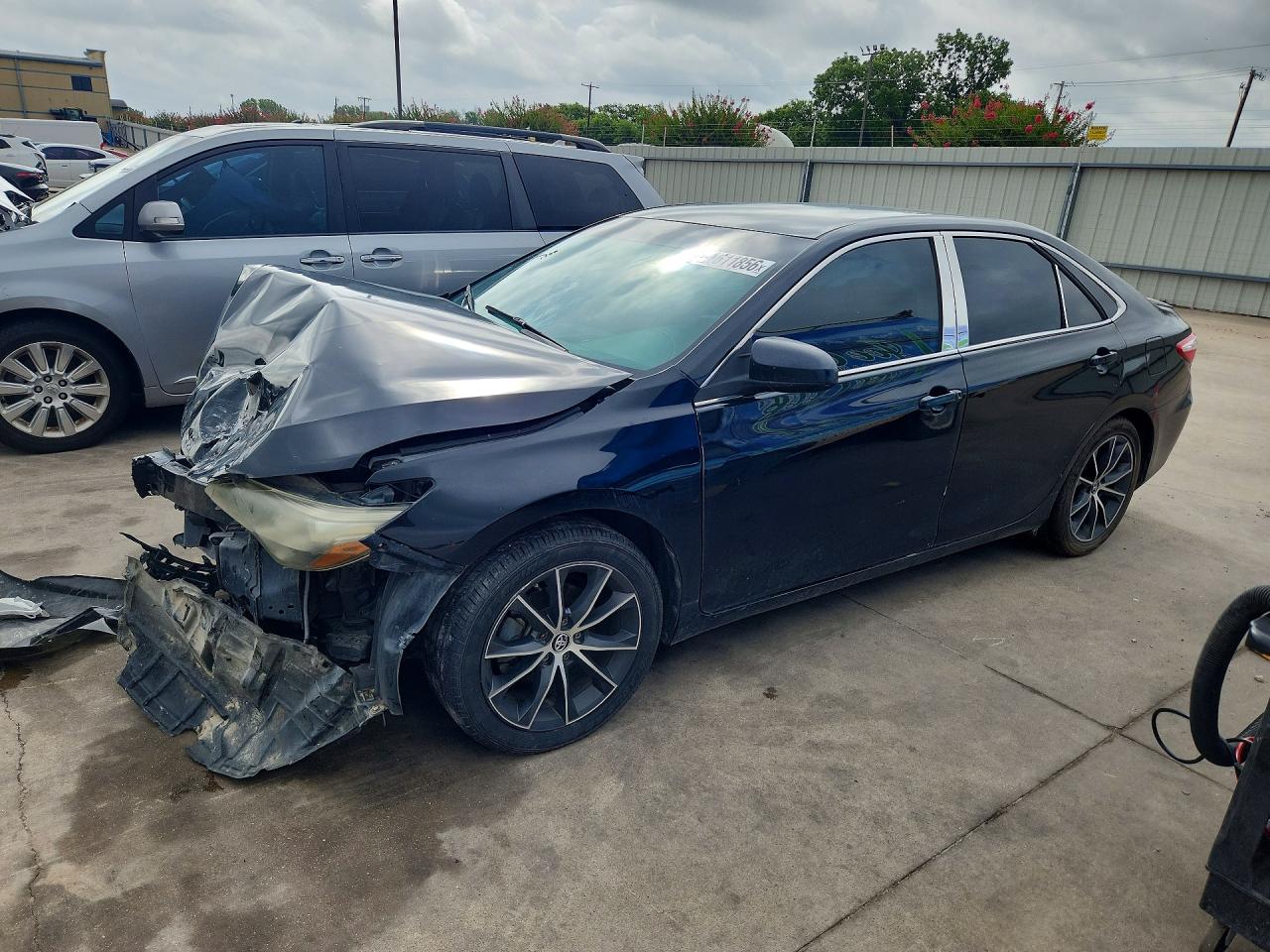 2016 TOYOTA CAMRY SE