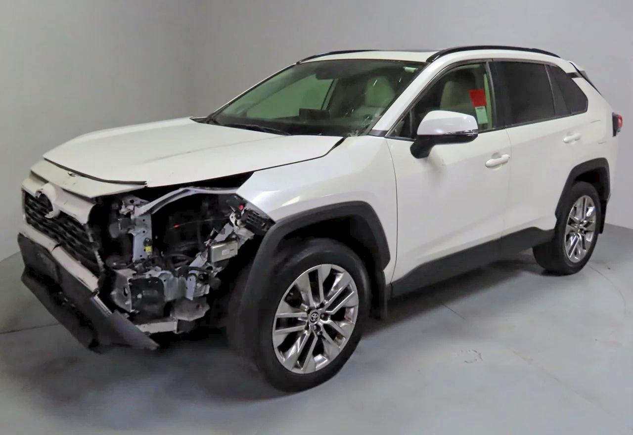 2022 TOYOTA RAV4 XLE PREMIUM — снимка 2
