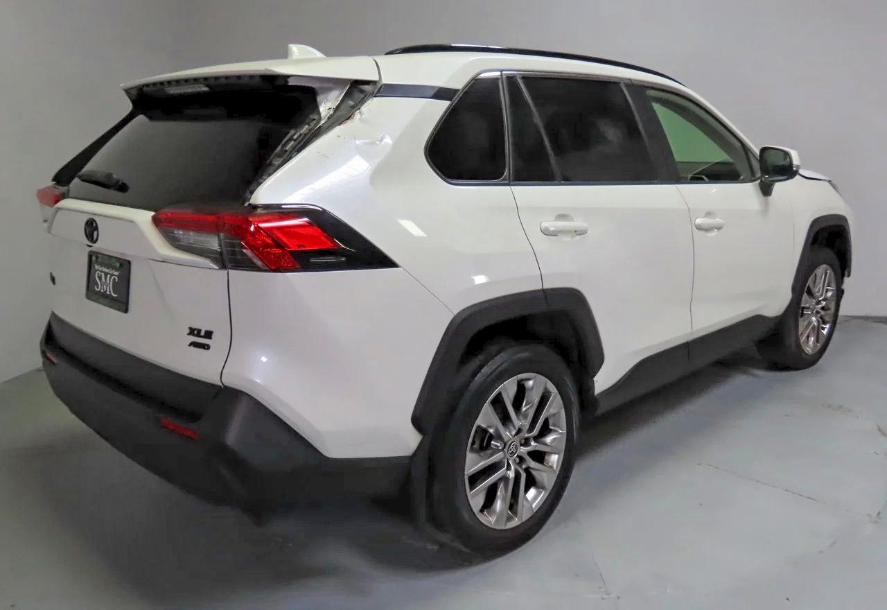 2022 TOYOTA RAV4 XLE PREMIUM — снимка 3