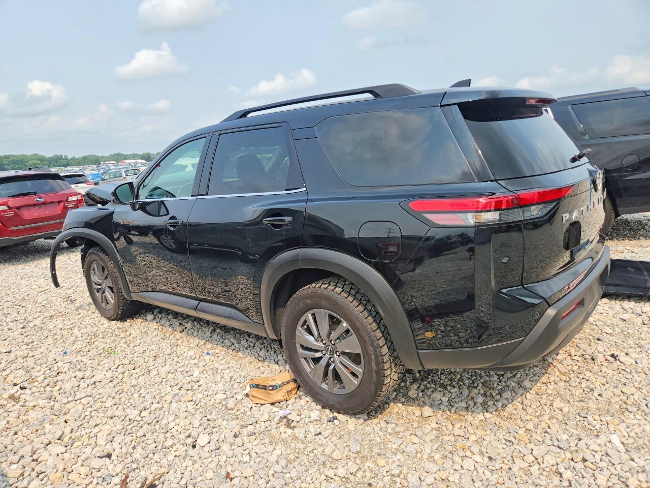 2023 NISSAN PATHFINDER SV — снимка 2