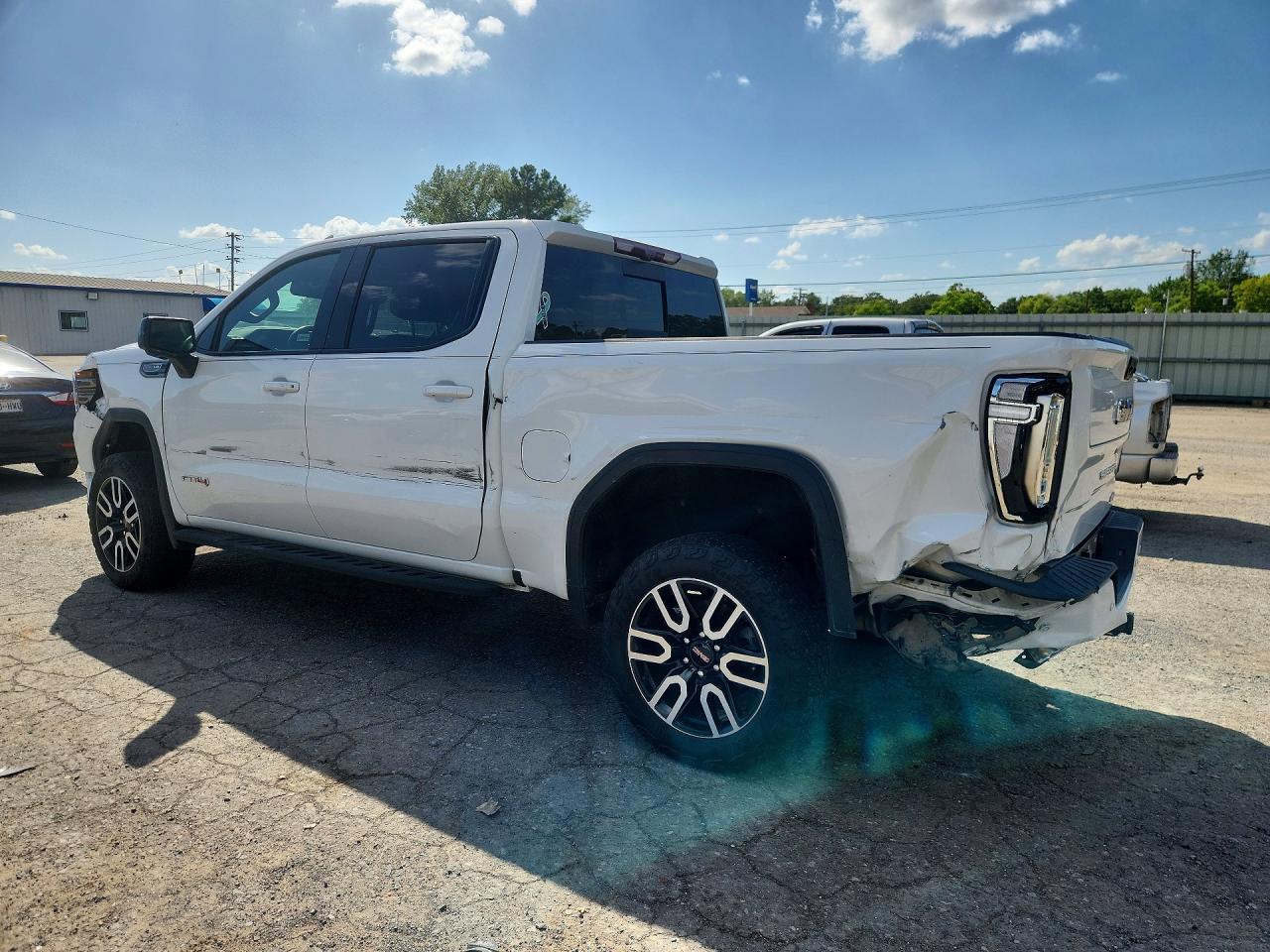 2022 GMC SIERRA K1500 AT4 — снимка 2