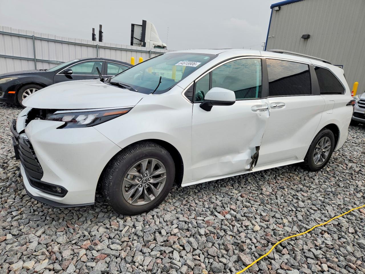 2025 TOYOTA SIENNA XLE 7-PASSENGER
