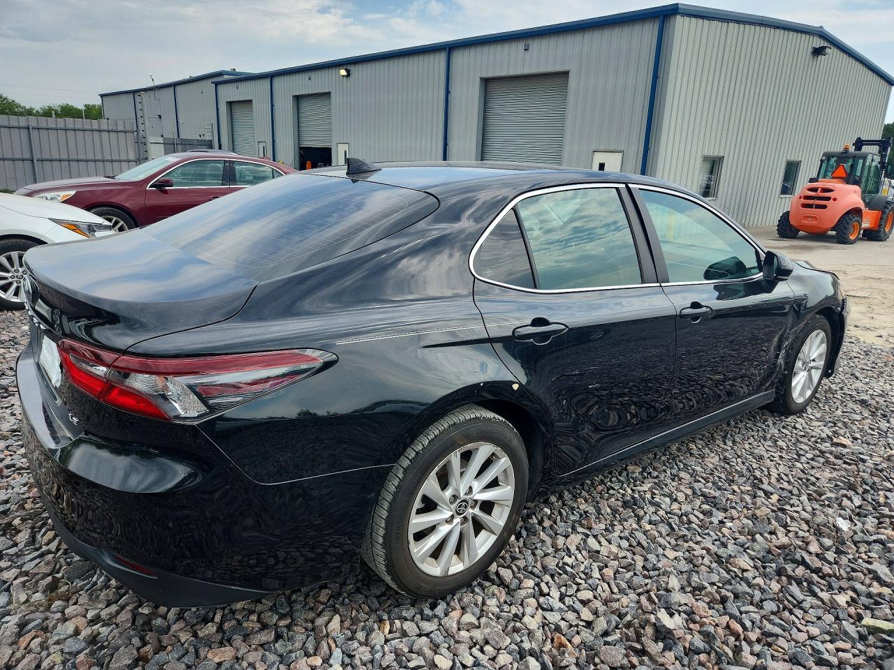 2021 TOYOTA CAMRY LE — снимка 3