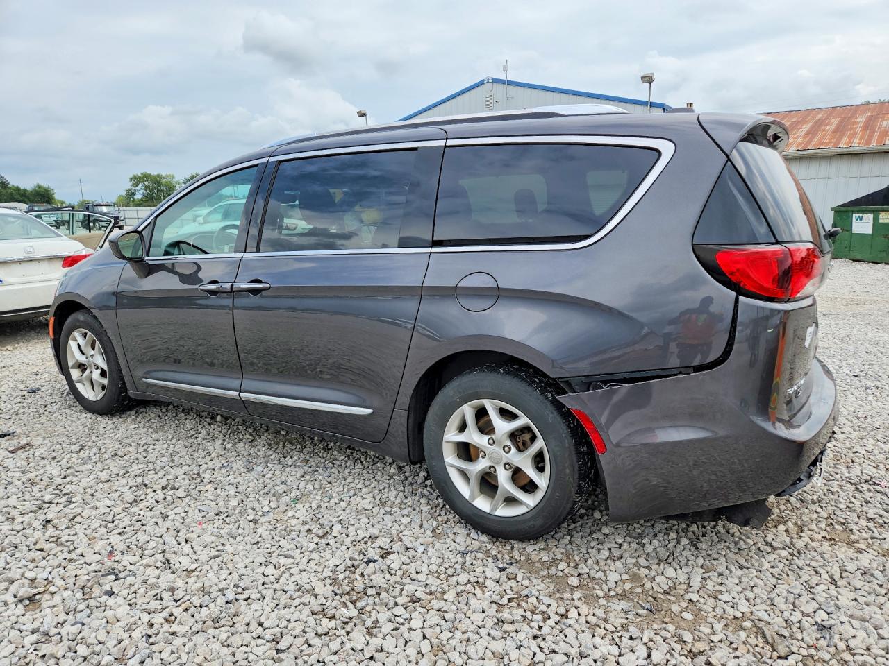 2020 CHRYSLER PACIFICA TOURING L — снимка 2
