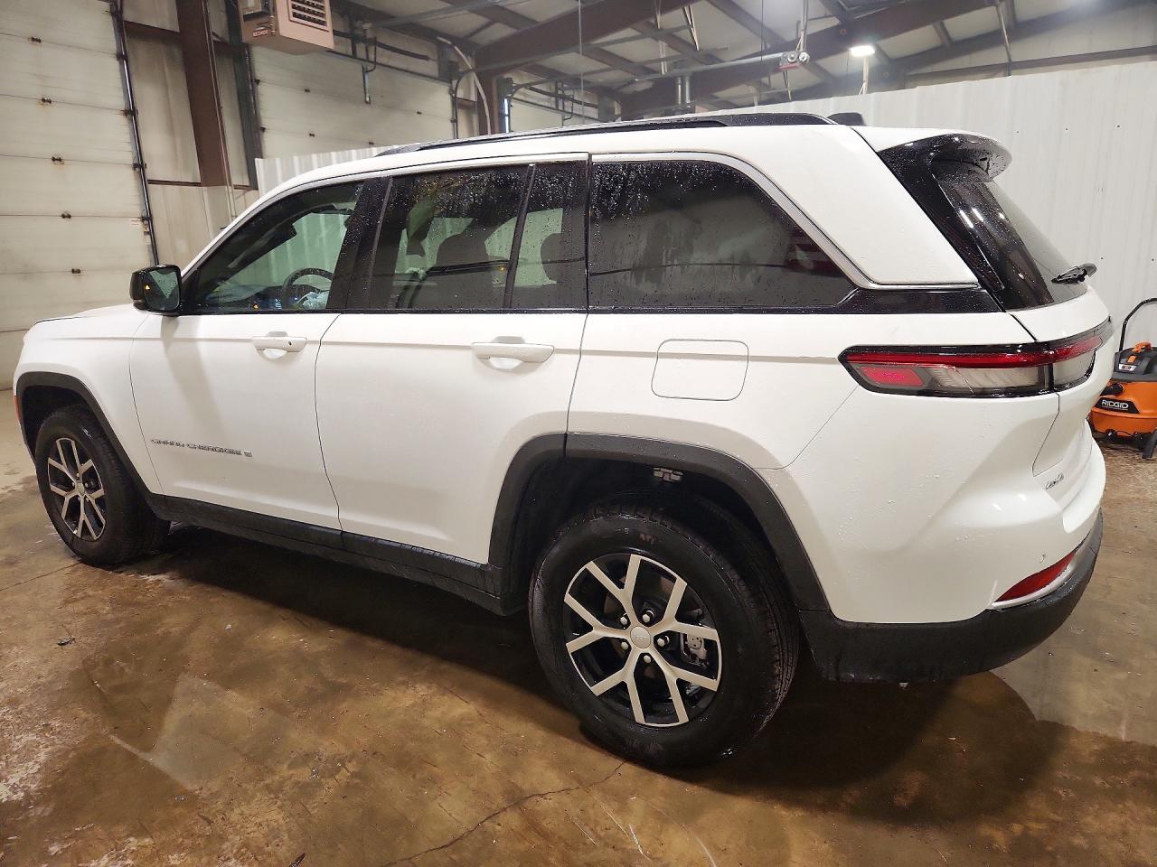 2026 JEEP GRAND CHEROKEE LIMITED — photo 2