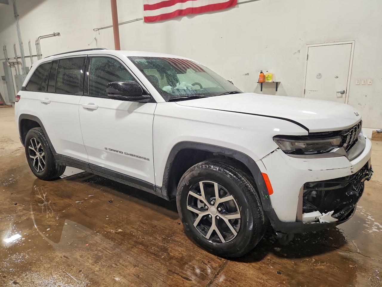 2026 JEEP GRAND CHEROKEE LIMITED — photo 4