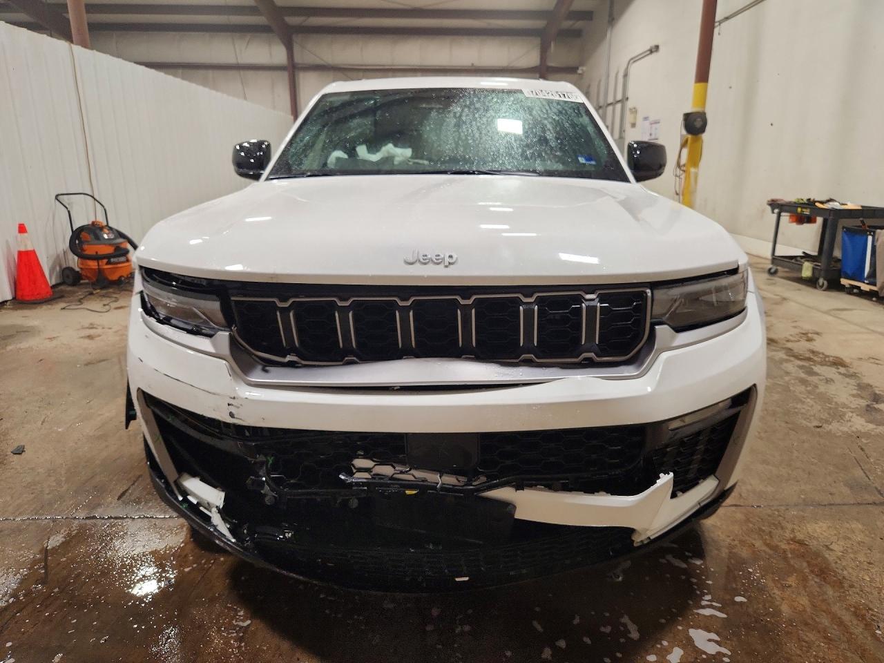 2026 JEEP GRAND CHEROKEE LIMITED — photo 5