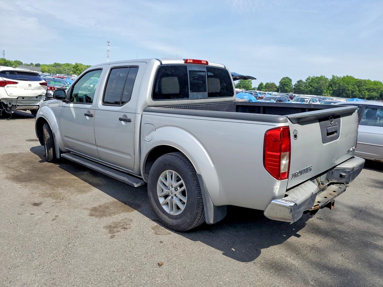 2017 NISSAN FRONTIER SV — снимка 2