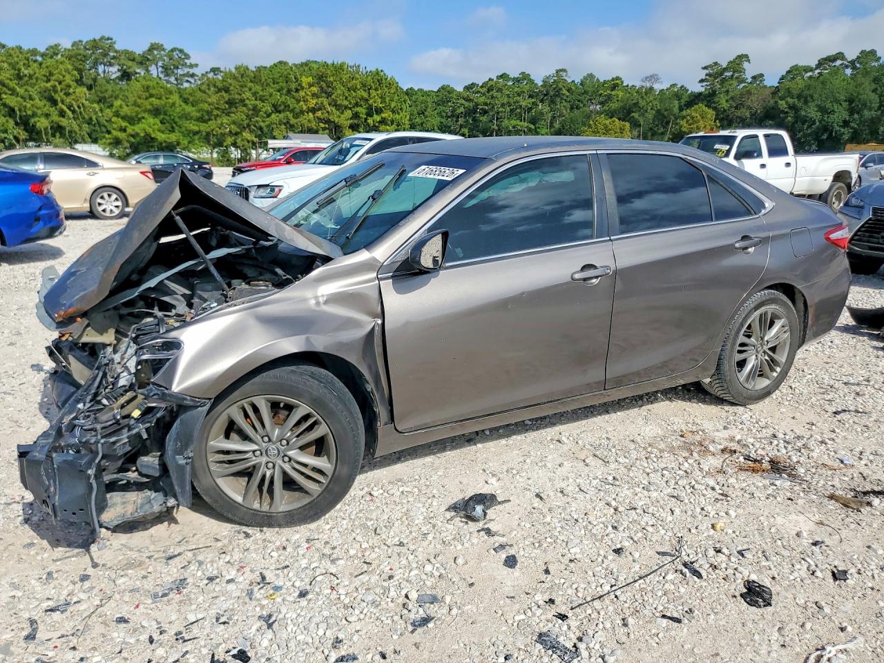 2016 TOYOTA CAMRY SE