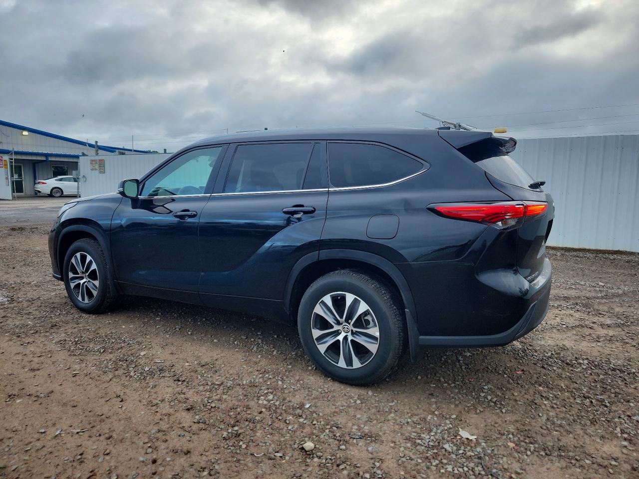 2023 TOYOTA HIGHLANDER XLE — снимка 2