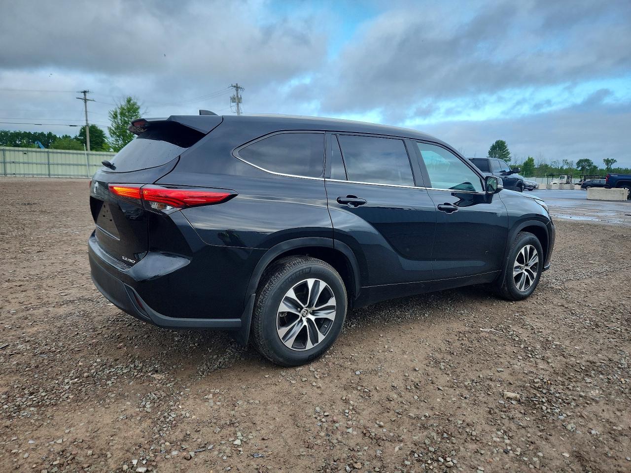 2023 TOYOTA HIGHLANDER XLE — снимка 3