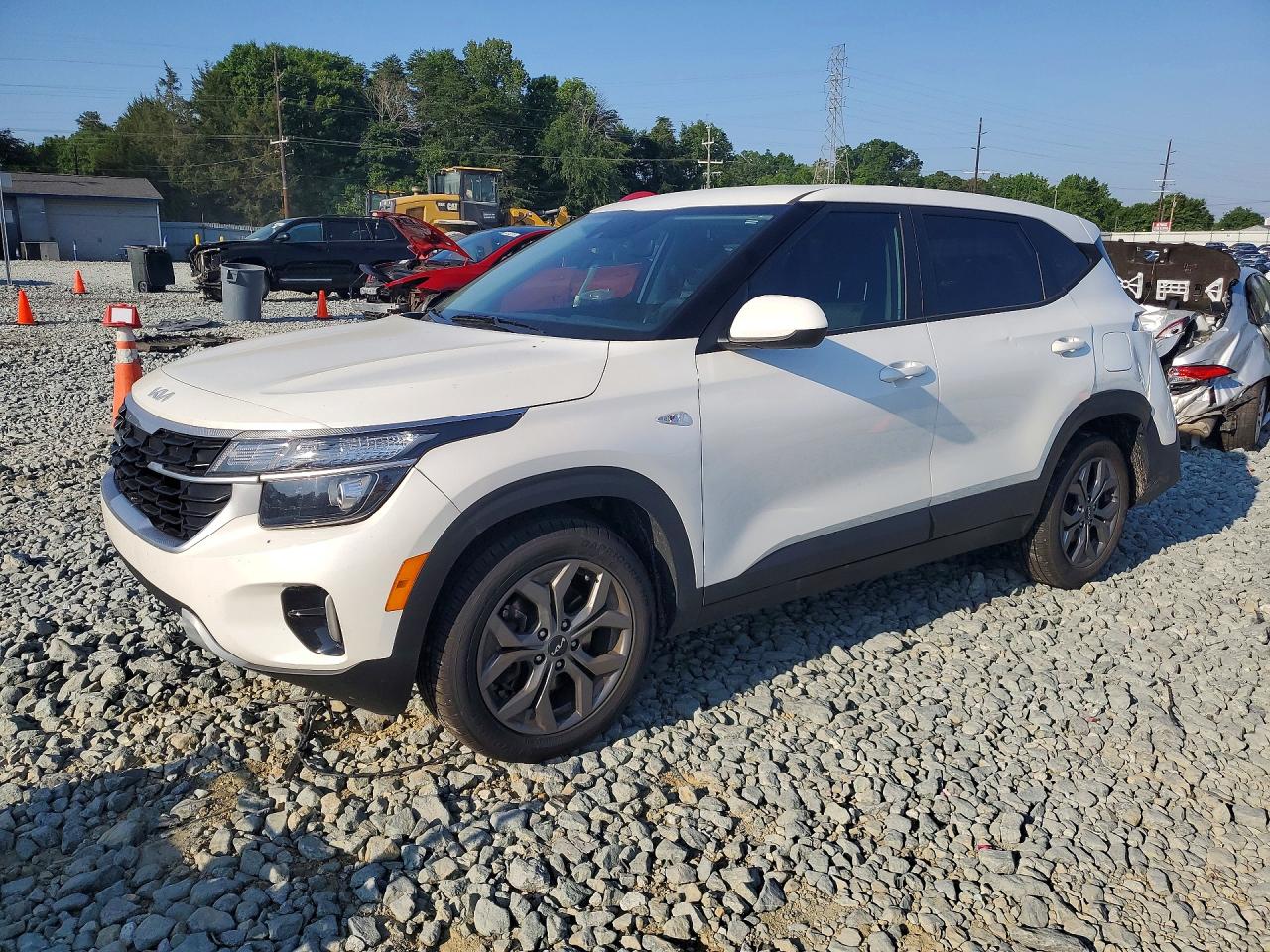 2024 KIA SELTOS LX