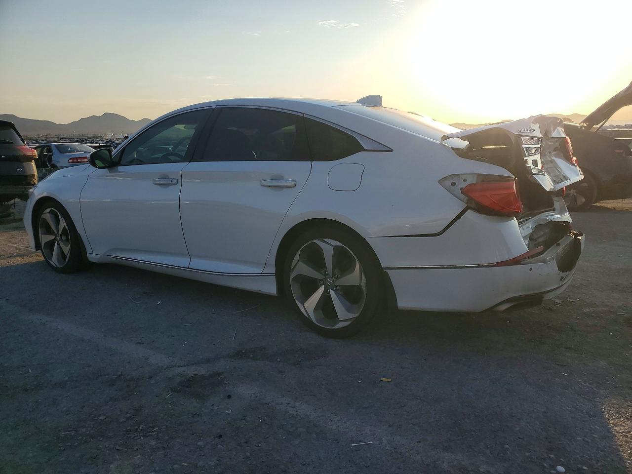 2018 HONDA ACCORD TOURING — снимка 2