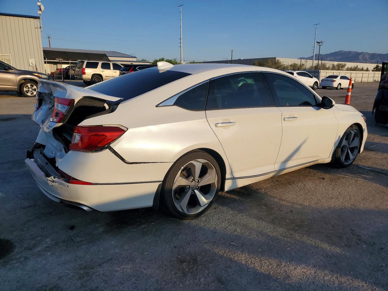 2018 HONDA ACCORD TOURING — снимка 3