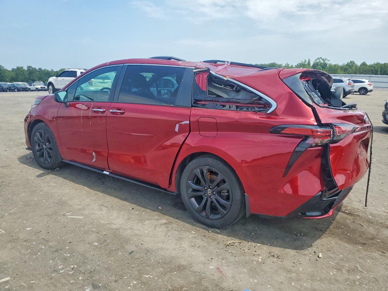 2022 TOYOTA SIENNA XSE — снимка 2