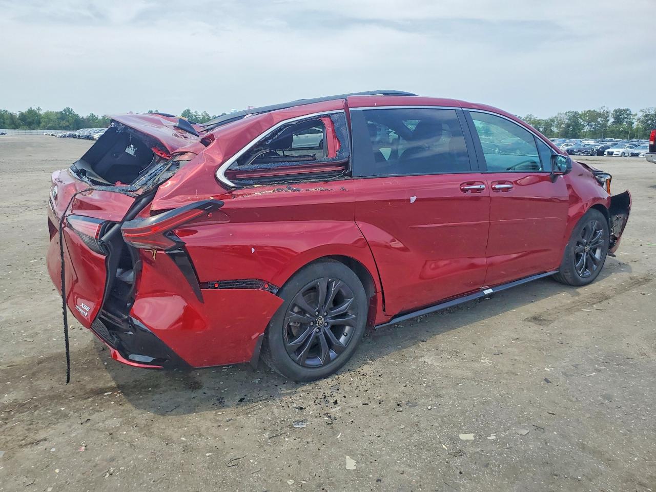 2022 TOYOTA SIENNA XSE — снимка 3