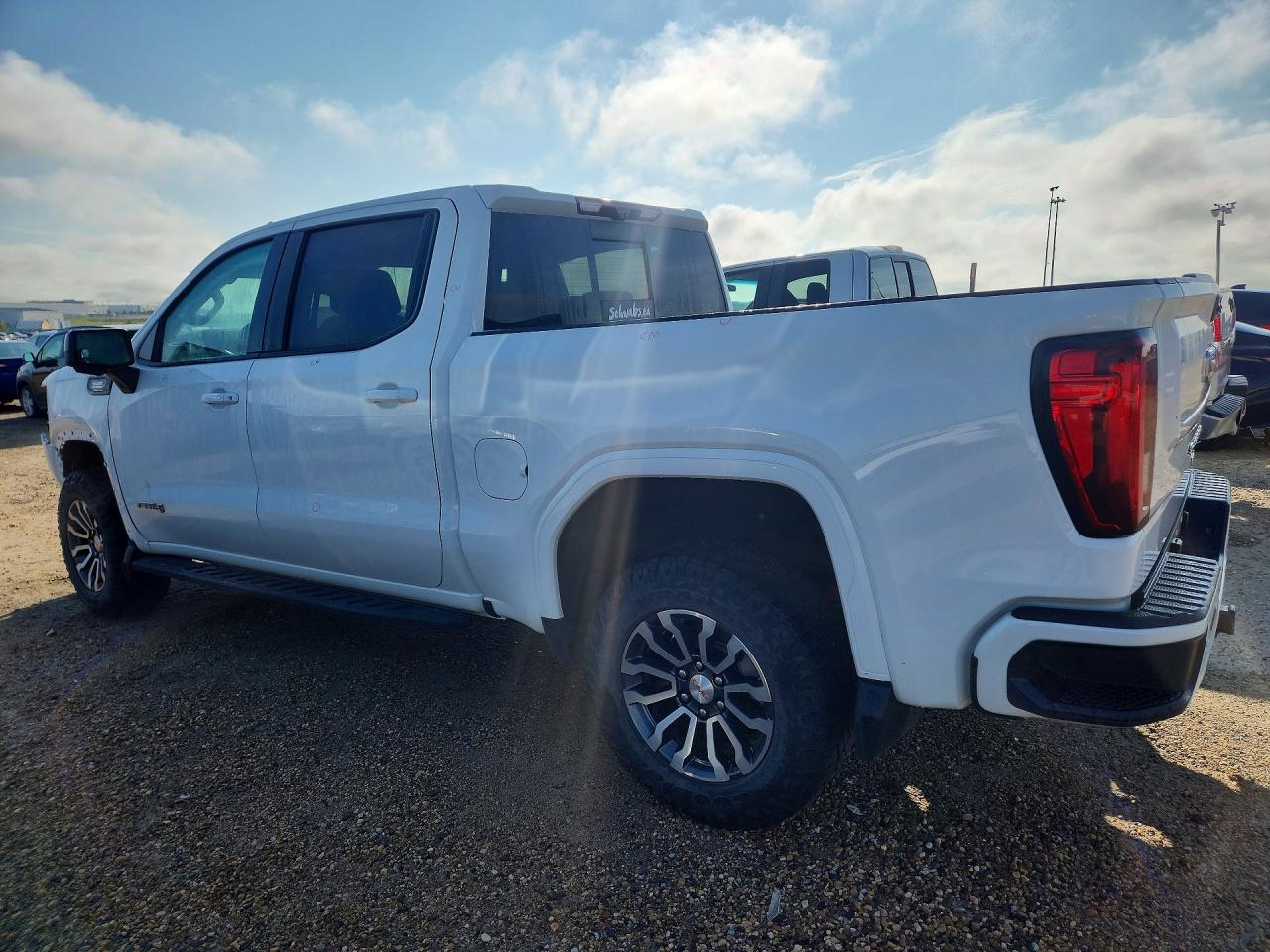 2022 GMC SIERRA K1500 AT4 — снимка 2