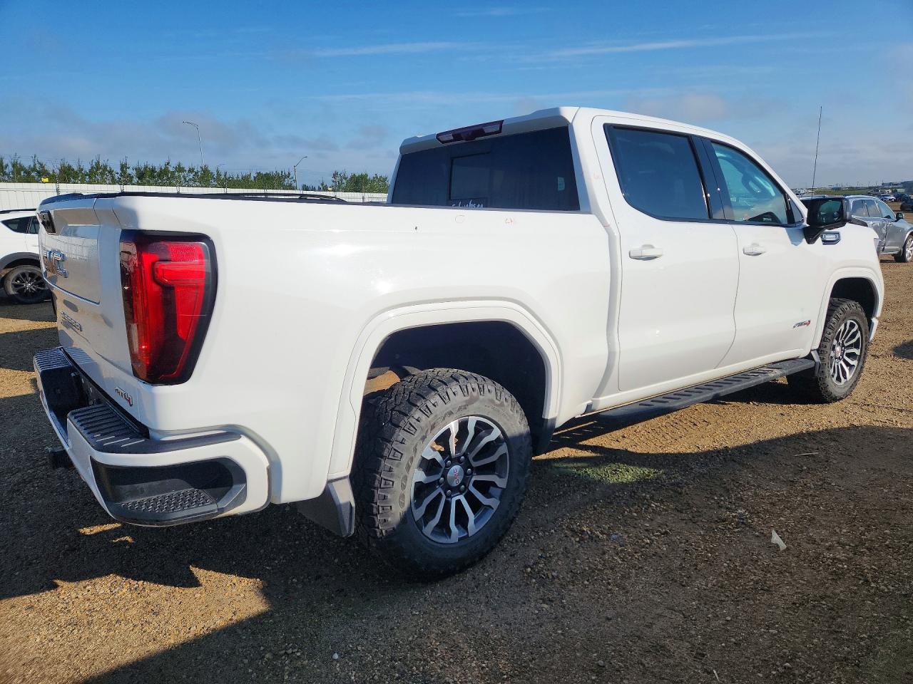 2022 GMC SIERRA K1500 AT4 — снимка 3