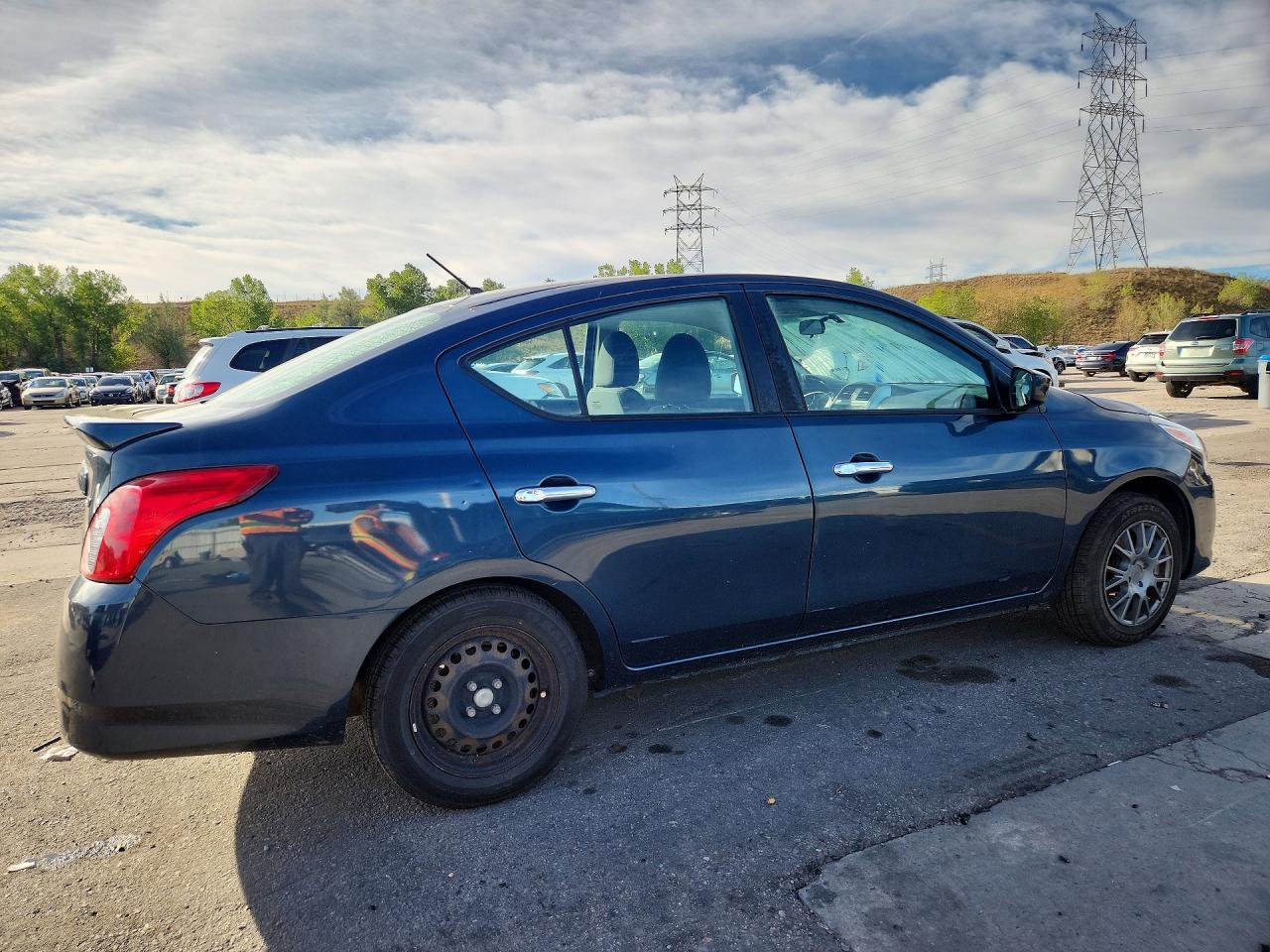 2017 NISSAN VERSA 1.6 SV — снимка 3