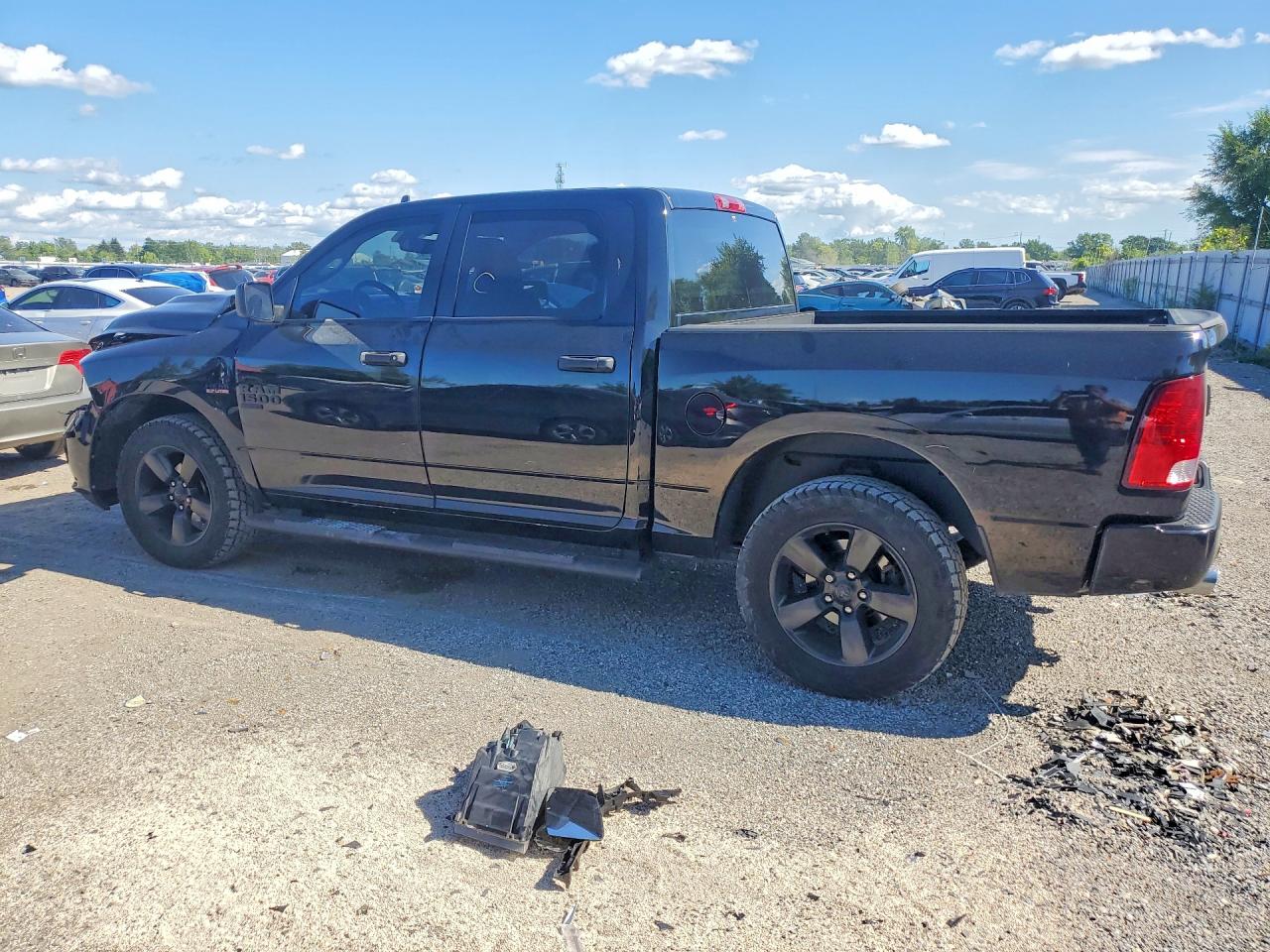 2019 RAM 1500 CLASSIC TRADESMAN — снимка 2