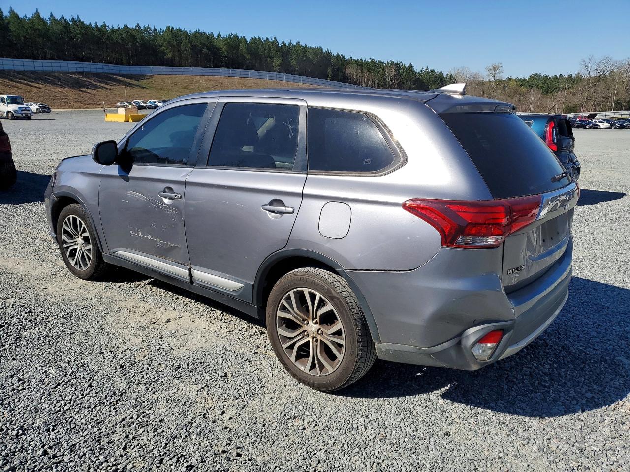 2017 MITSUBISHI OUTLANDER SE — снимка 2