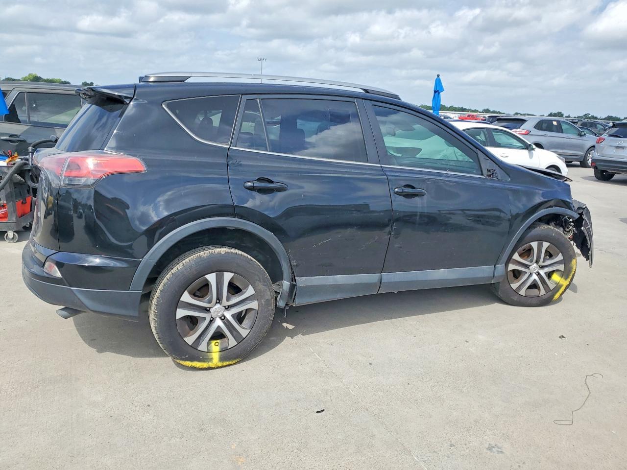2018 TOYOTA RAV4 LE — снимка 3