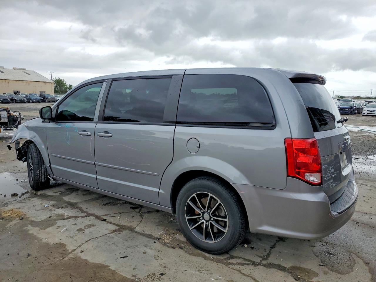 2015 DODGE GRAND CARAVAN SE — снимка 2