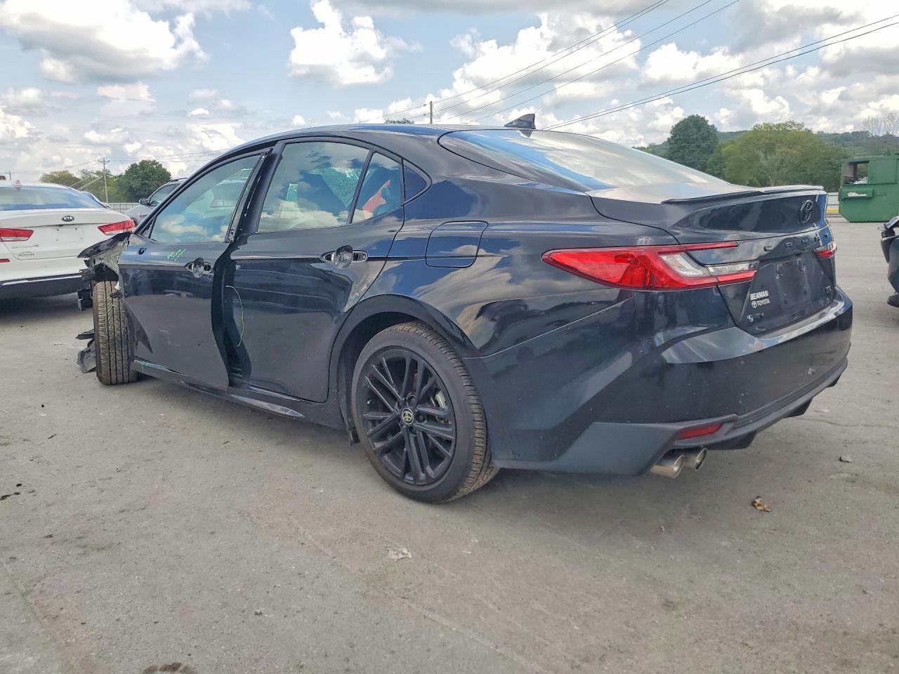2026 TOYOTA CAMRY SE — снимка 2